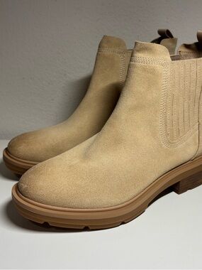 NEW TIMBERLAND Brimfield Chelsea Boot Light Beige Womens Size 9